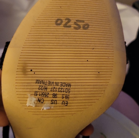 Stuart Weitzmann size 9 NWOT - Picture 5 of 10